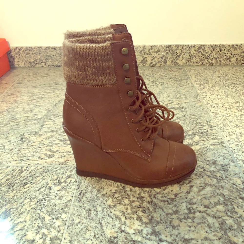 Wedge heels